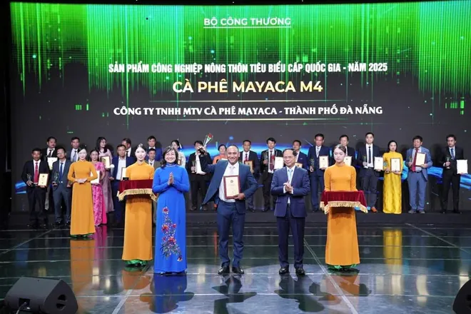 MaYaCa M4 được vinh danh trên sân khấu của Bộ Công Thương năm 2025